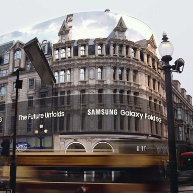 Samsung Folding Piccadilly